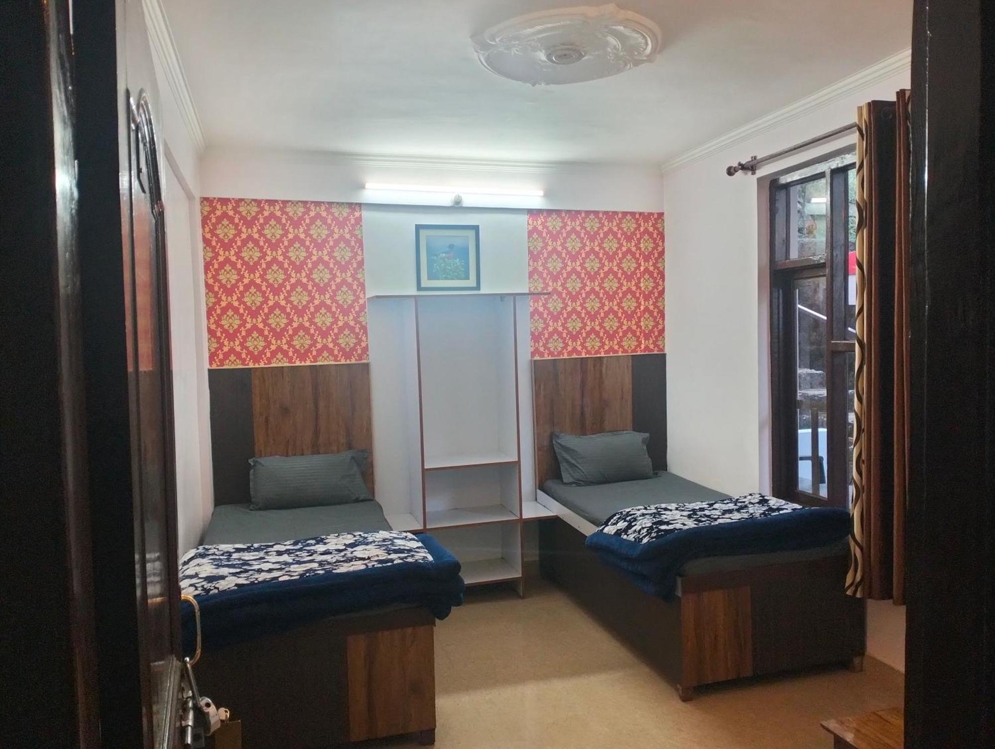Aman Inn ダラムシャーラー エクステリア 写真